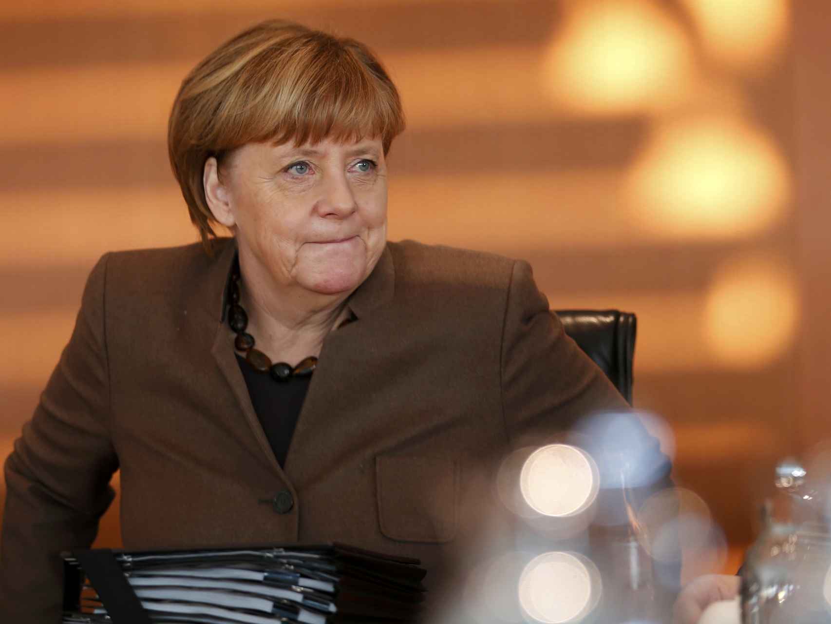 Merkel asiste al consejo semanal de su gabinete en Berlín tras el atentado en la capital.