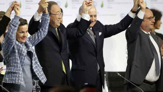 Figueres, Ban Ki Moon, Fabius y Hollande, celebrando el acuerdo.