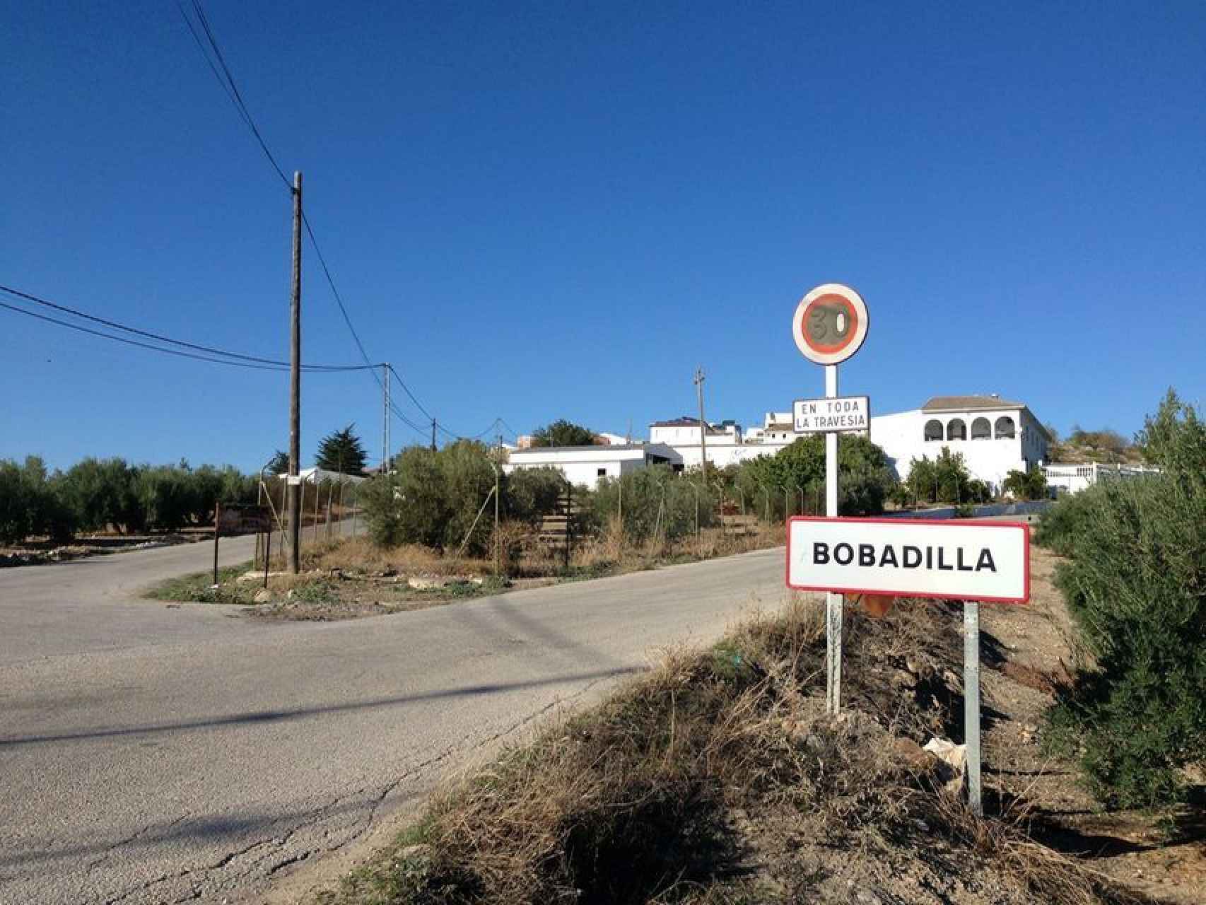 Bobadilla es un pueblo jiennense de 1.000 habitantes rodeado por inmensas extensiones de olivares.